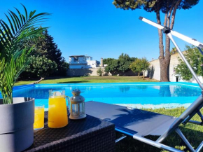 LAS CAMELIAS. Chalet con Piscina, parcela de 1500m